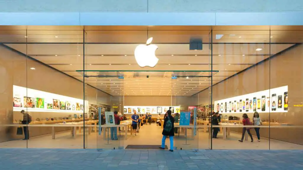 Dumpster Diving at Apple Store